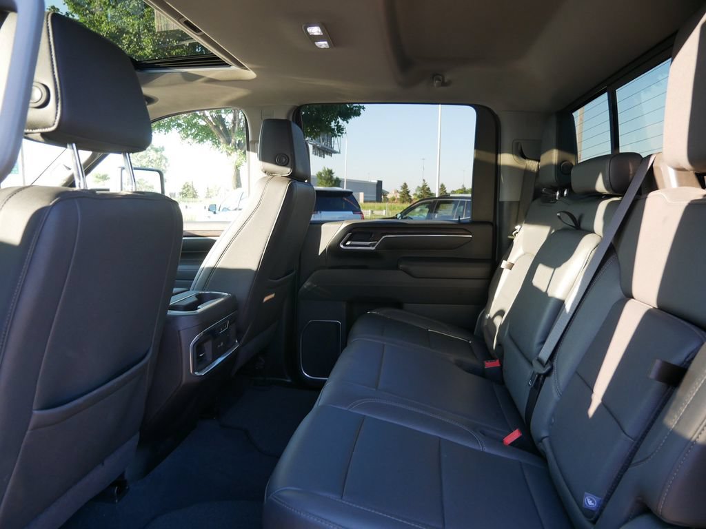 Used 2025 GMC Sierra 3500 SLT w/ SLT Premium Package AWD/4WD image 10