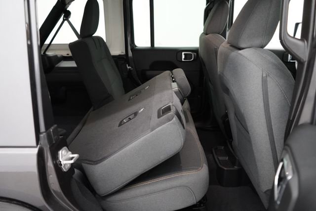 Used 2025 Jeep Wrangler Unlimited Sahara image 57