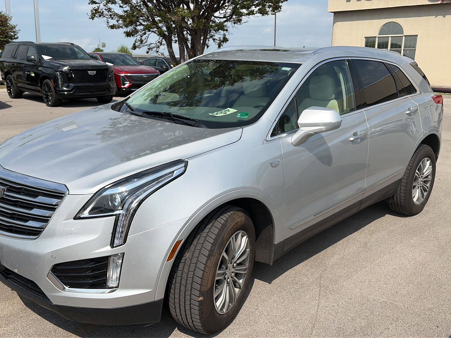 Used 2019 Cadillac XT5 Luxury AWD/4WD image 2