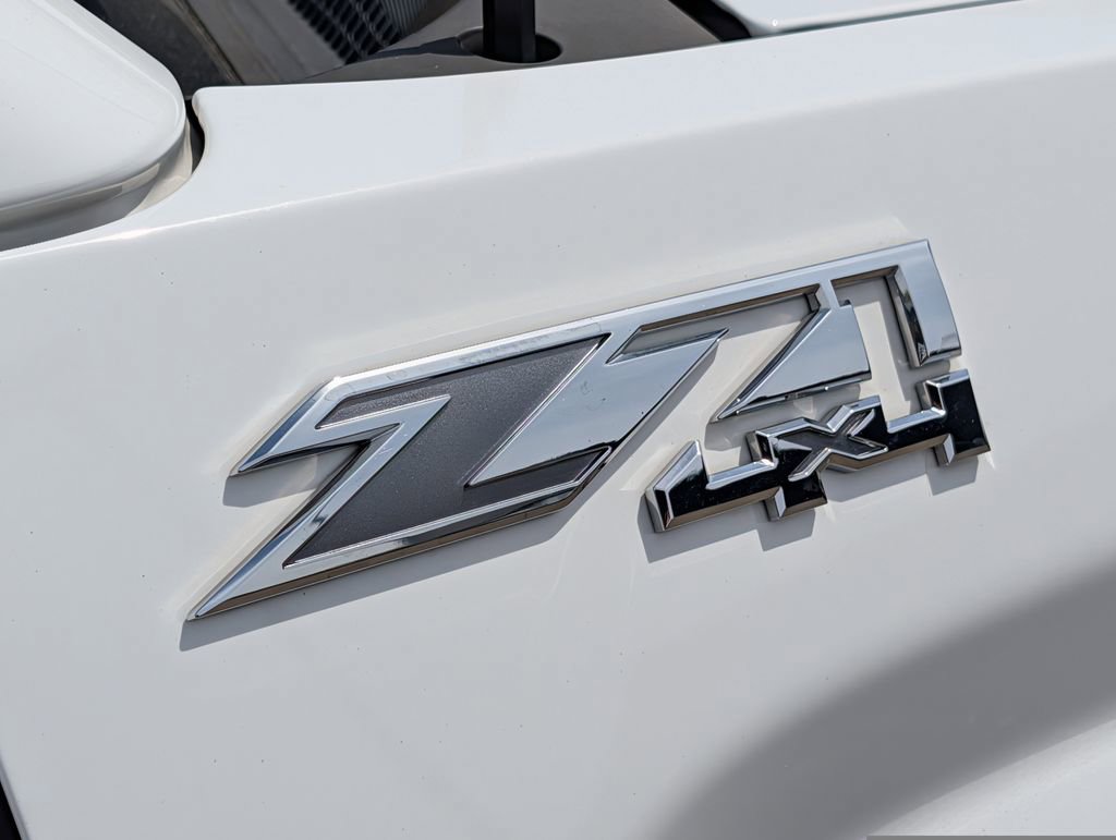 Used 2018 GMC Sierra 1500 SLT AWD/4WD image 16