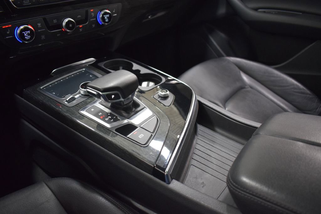 Used 2017 Audi Q7 3.0T Premium Plus image 24
