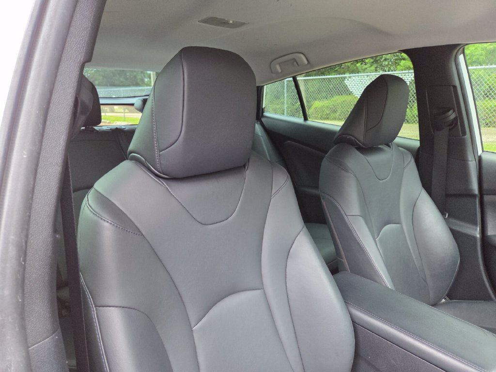 Used 2021 Toyota Prius FWD image 15