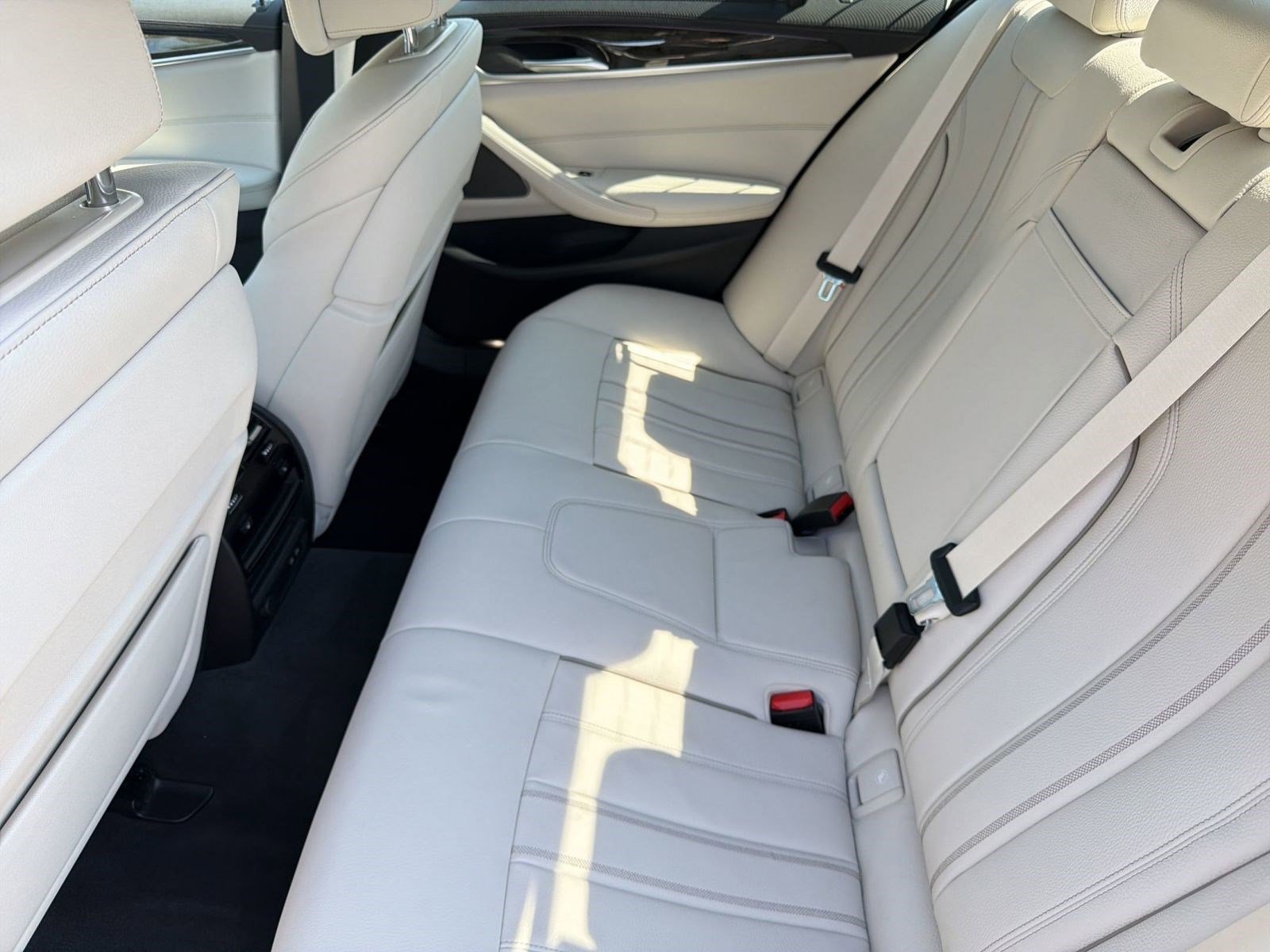 Certified 2023 BMW M550i xDrive w/ Executive Package image 27