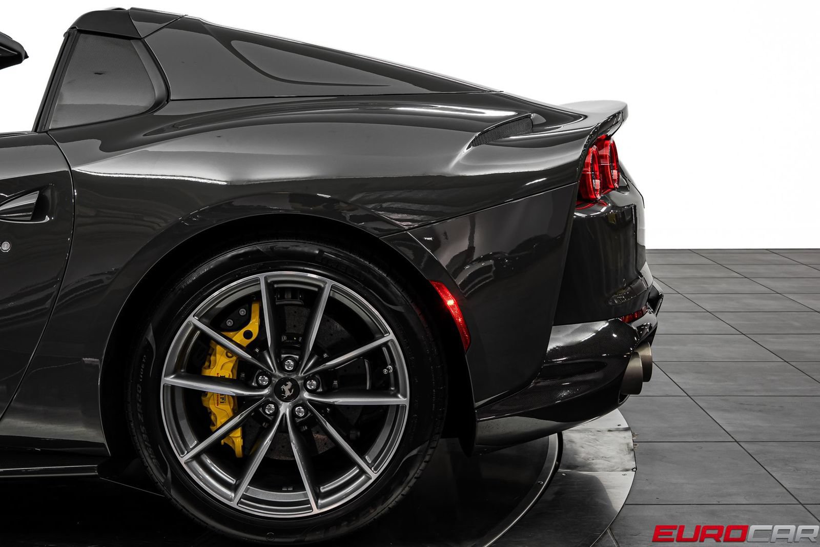 Used 2023 Ferrari 812 GTS RWD image 23