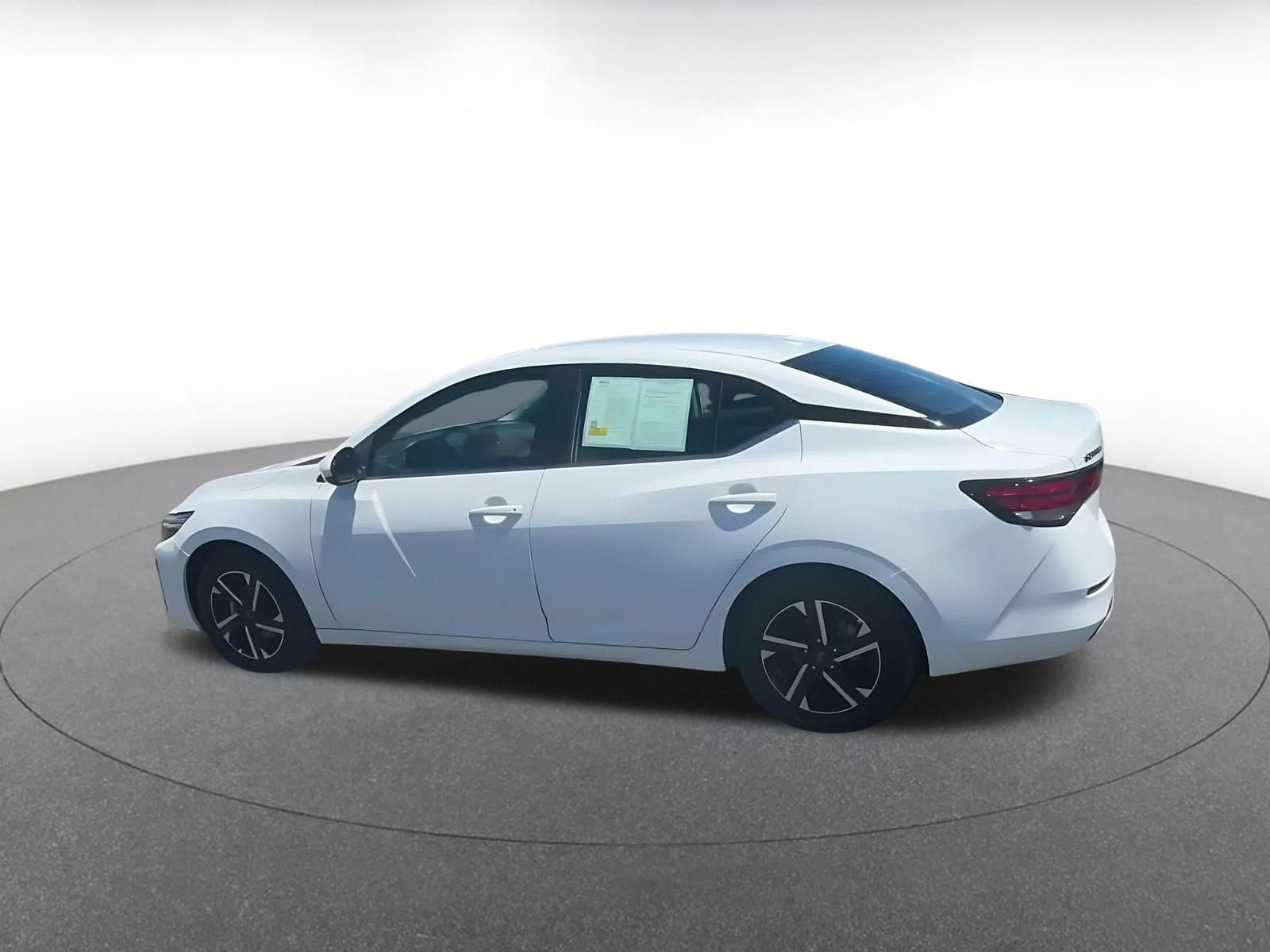 Used 2025 Nissan Sentra SV FWD image 11