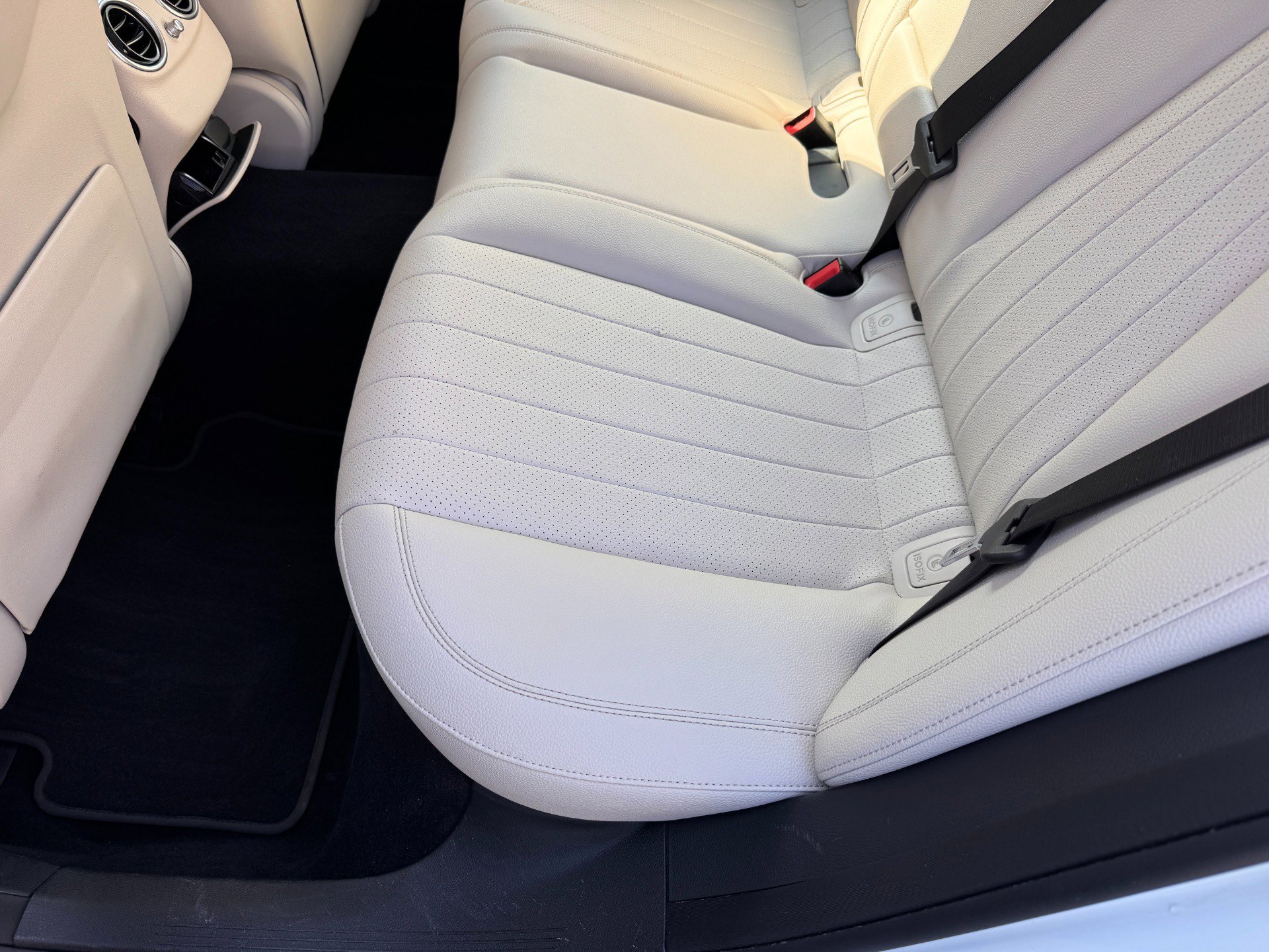 Used 2023 Mercedes-Benz E 350 4MATIC Sedan w/ Premium Package image 45