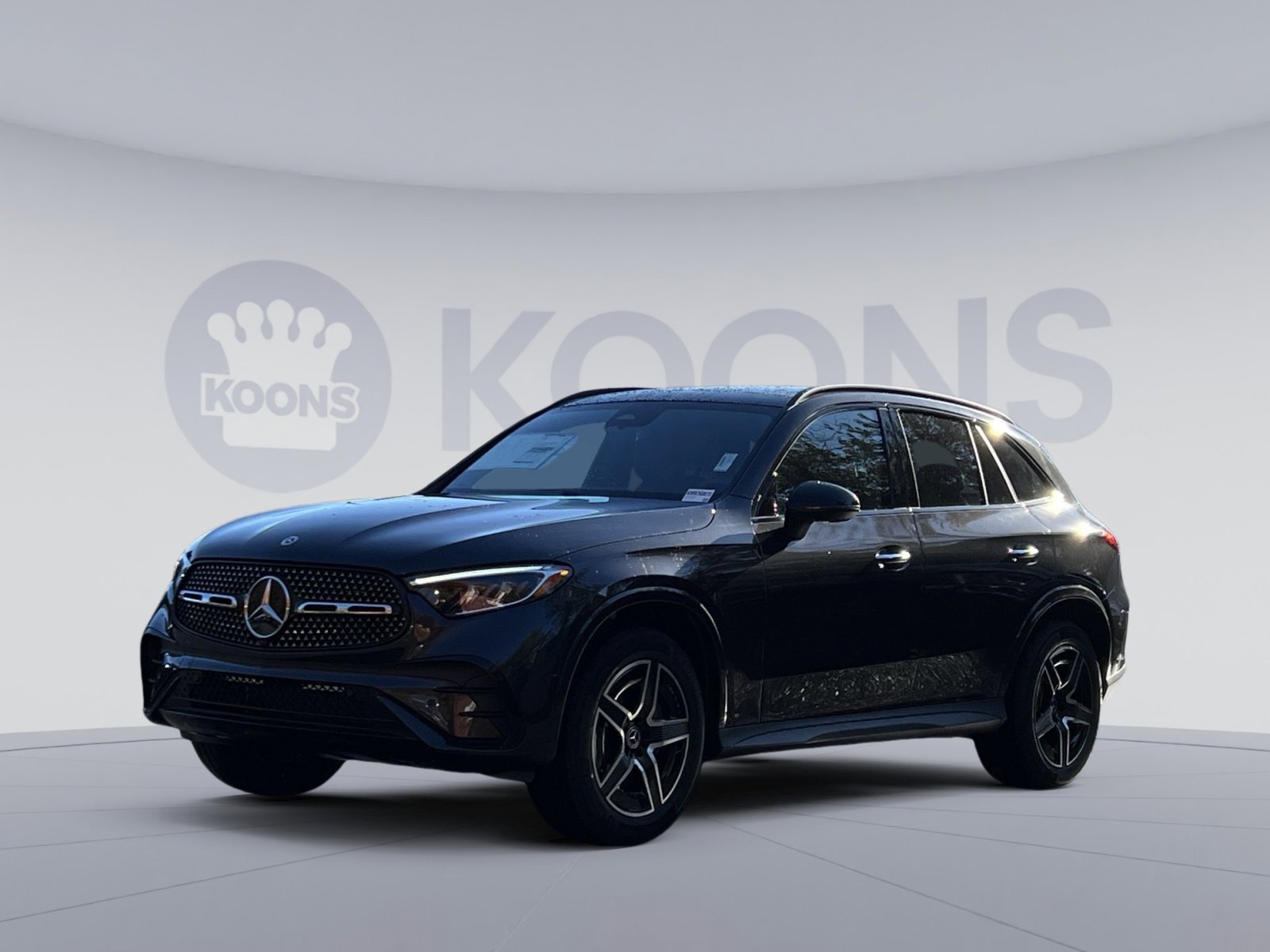 Used 2026 Mercedes-Benz GLC 300 4MATIC image 1