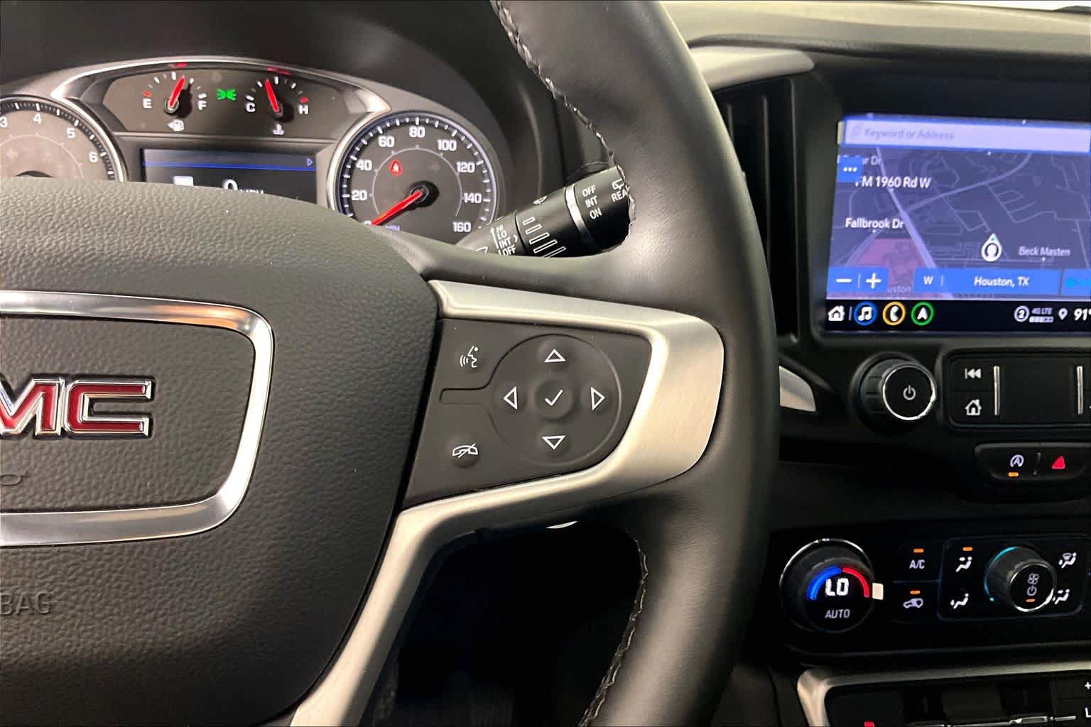 Certified 2024 GMC Terrain SLT w/ Infotainment Package II AWD/4WD image 23