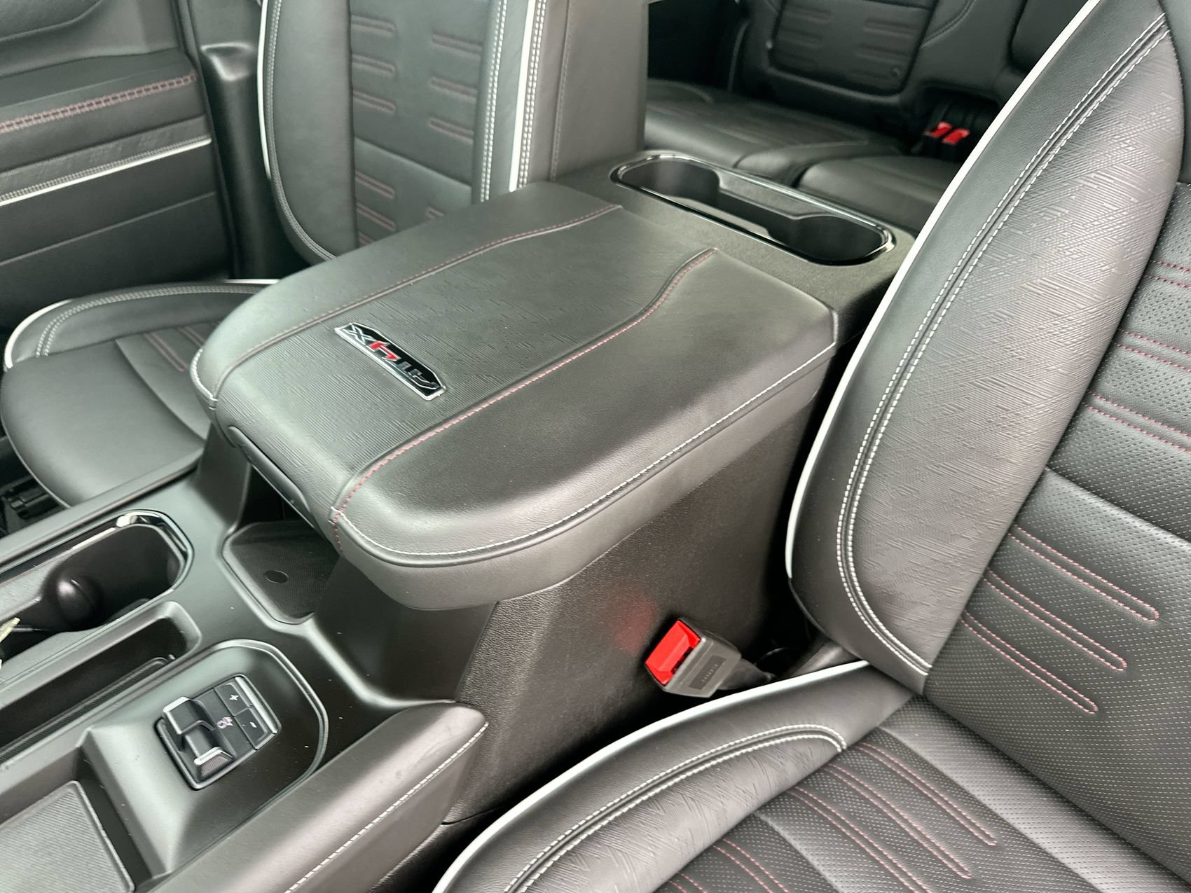 Used 2024 GMC Sierra 2500 AT4X AWD/4WD image 22