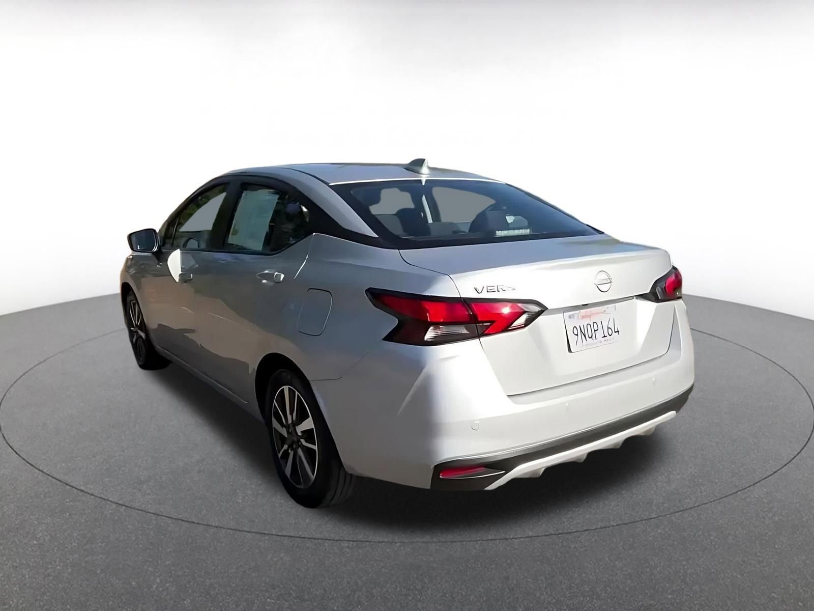 Used 2025 Nissan Versa SV image 11