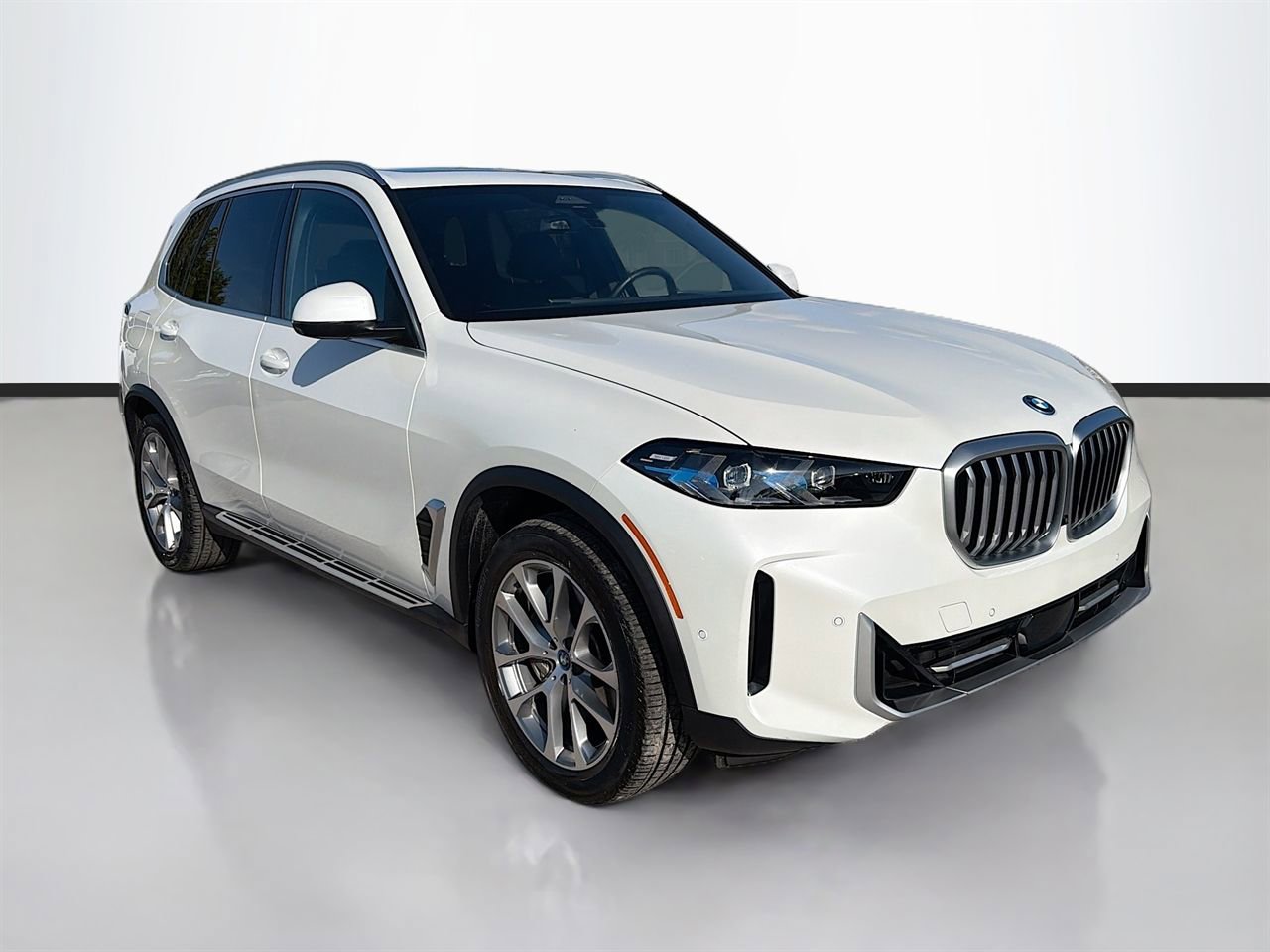 Certified 2025 BMW X5 xDrive50e image 2