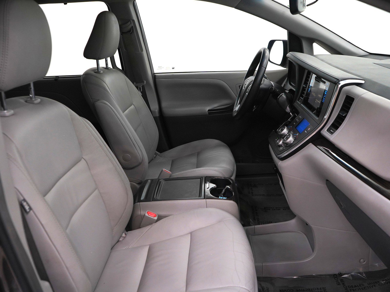 Used 2017 Toyota Sienna XLE Premium image 11