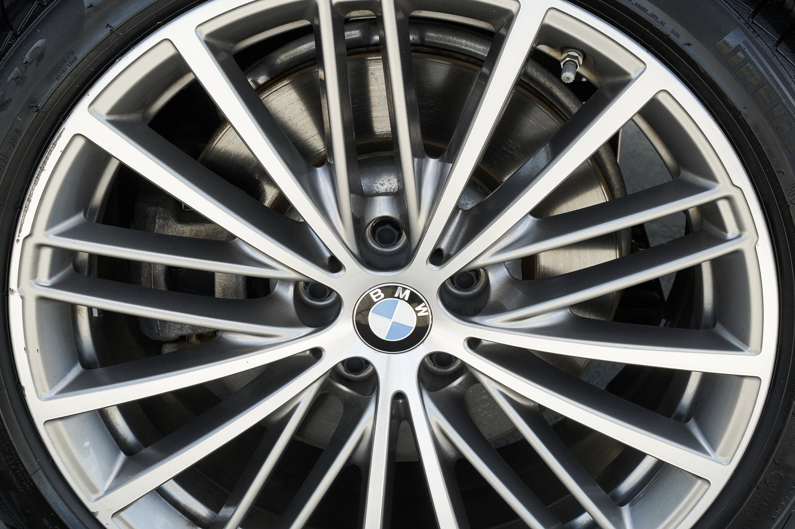 Used 2019 BMW 540i xDrive w/ Premium Package image 25