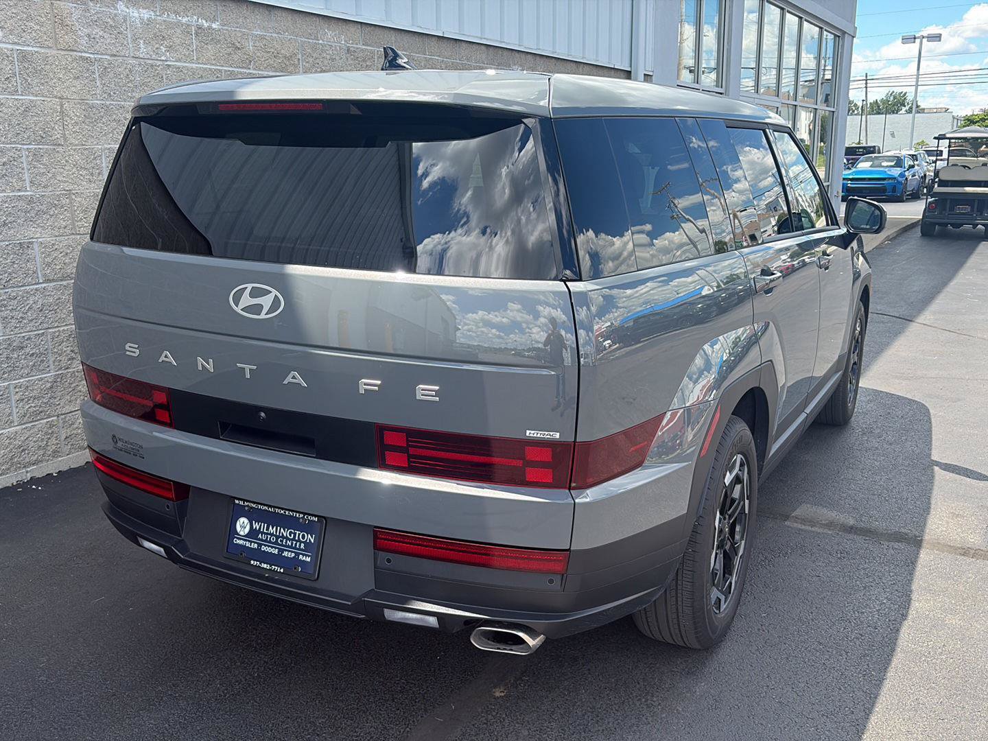 Used 2025 Hyundai Santa Fe SE AWD/4WD image 3