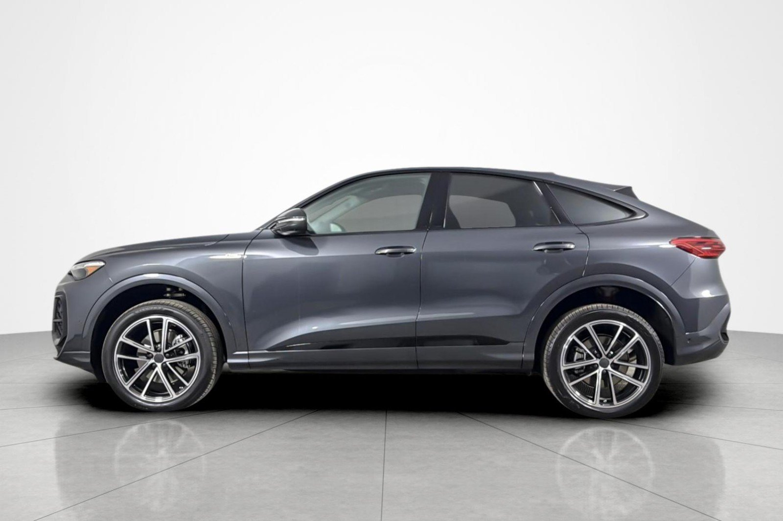 New 2026 Audi Q5 Premium Plus AWD/4WD image 3