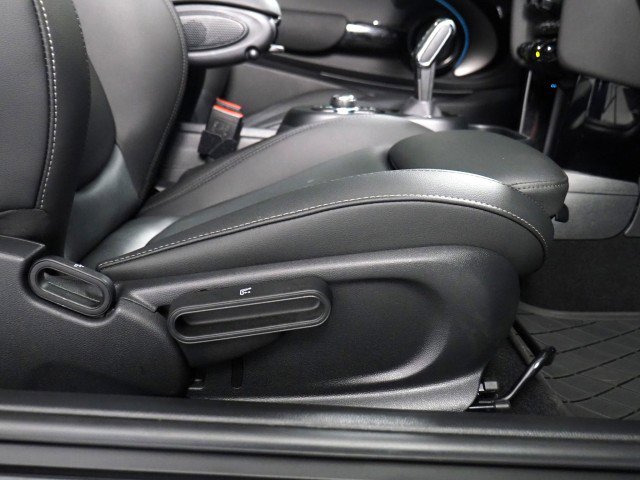 Used 2024 MINI Cooper SE image 48