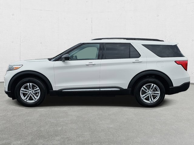 Used 2022 Ford Explorer XLT w/ Equipment Group 202A image 8