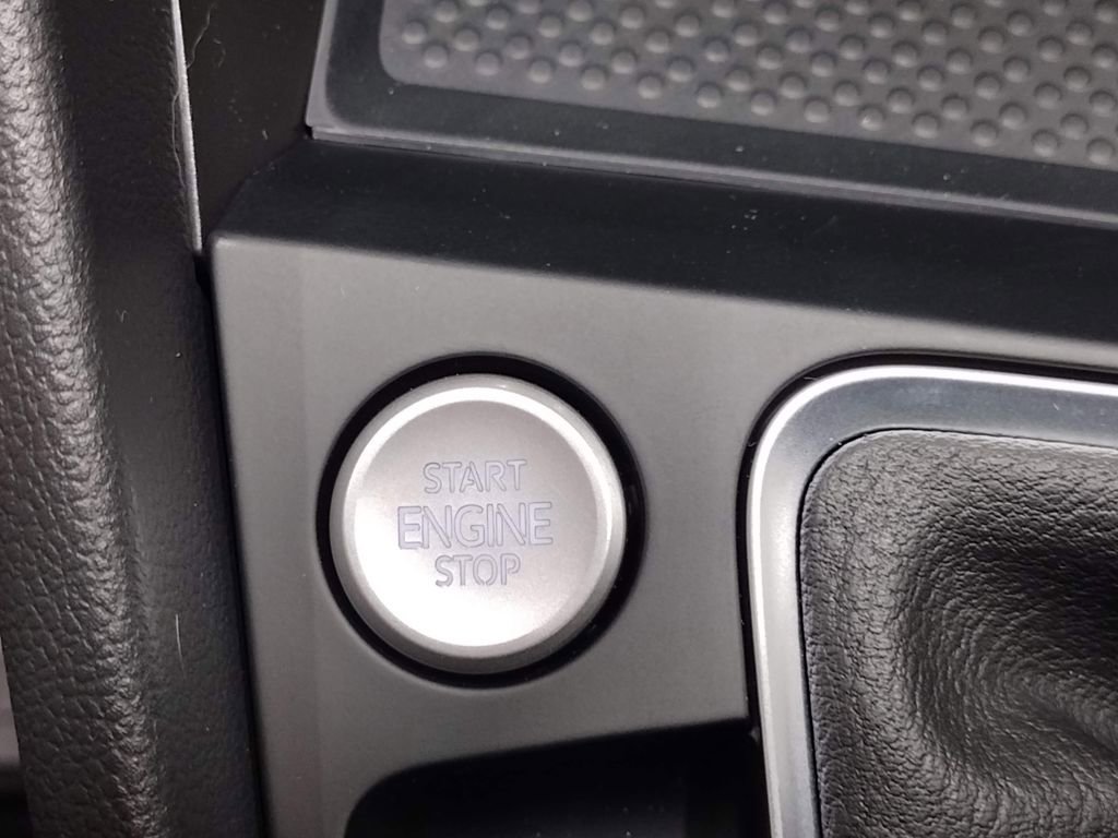 New 2025 Volkswagen Jetta SE image 27