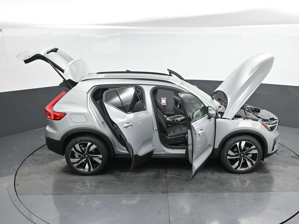 Used 2025 Volvo XC40 B5 Ultra w/ Climate Package AWD/4WD image 58