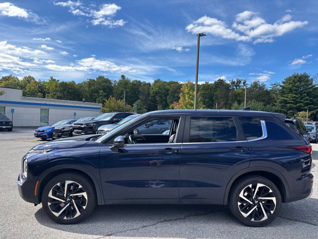 Used 2024 Mitsubishi Outlander SE FWD image 3