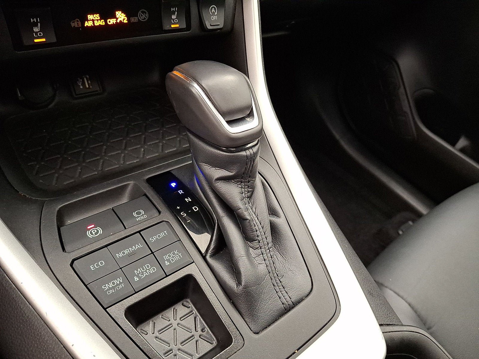 Certified 2023 Toyota RAV4 XLE Premium AWD/4WD image 4