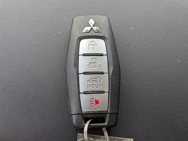 Used 2023 Mitsubishi Outlander SE AWD/4WD image 33