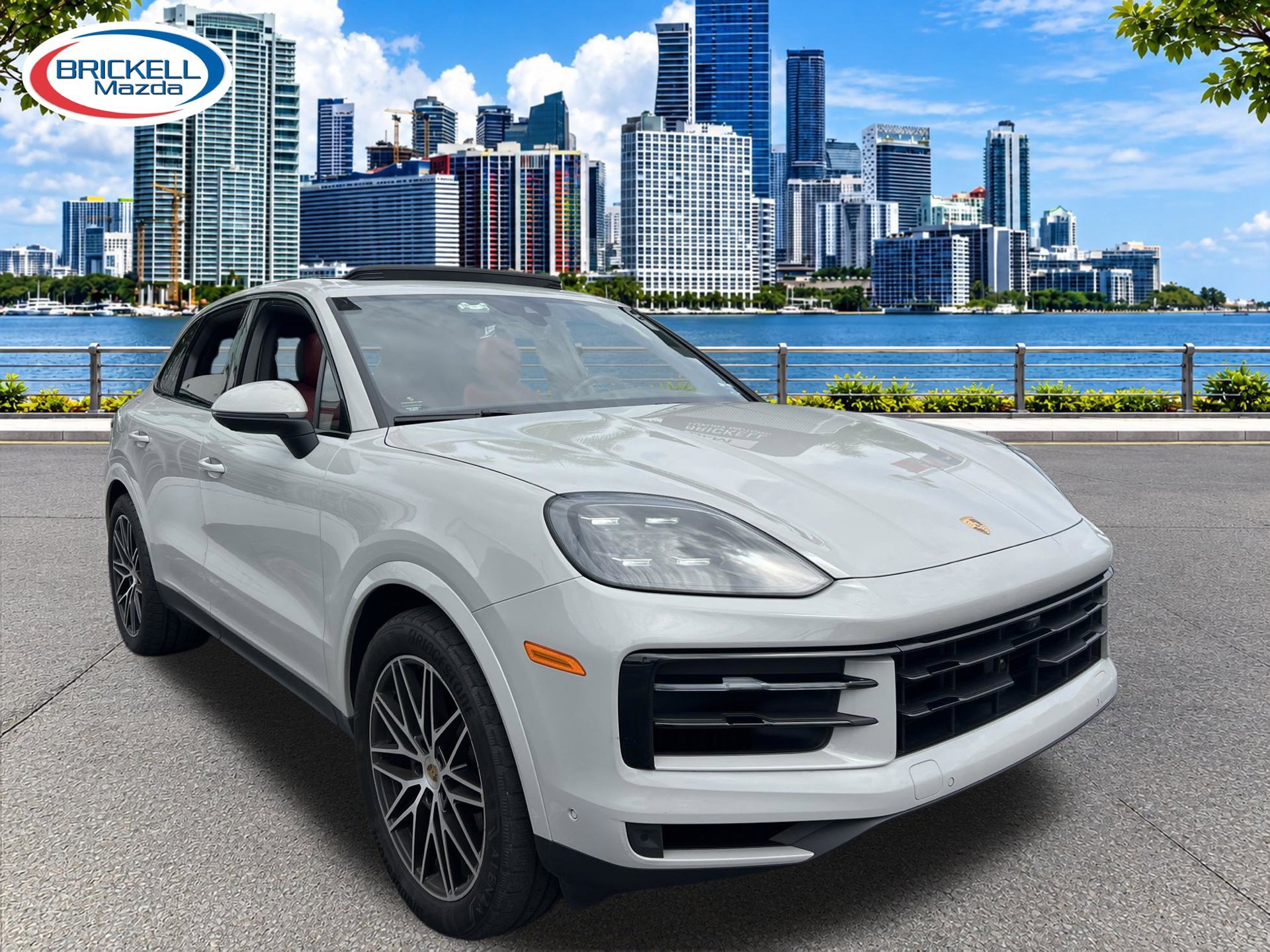 Used 2024 Porsche Cayenne AWD/4WD image 3