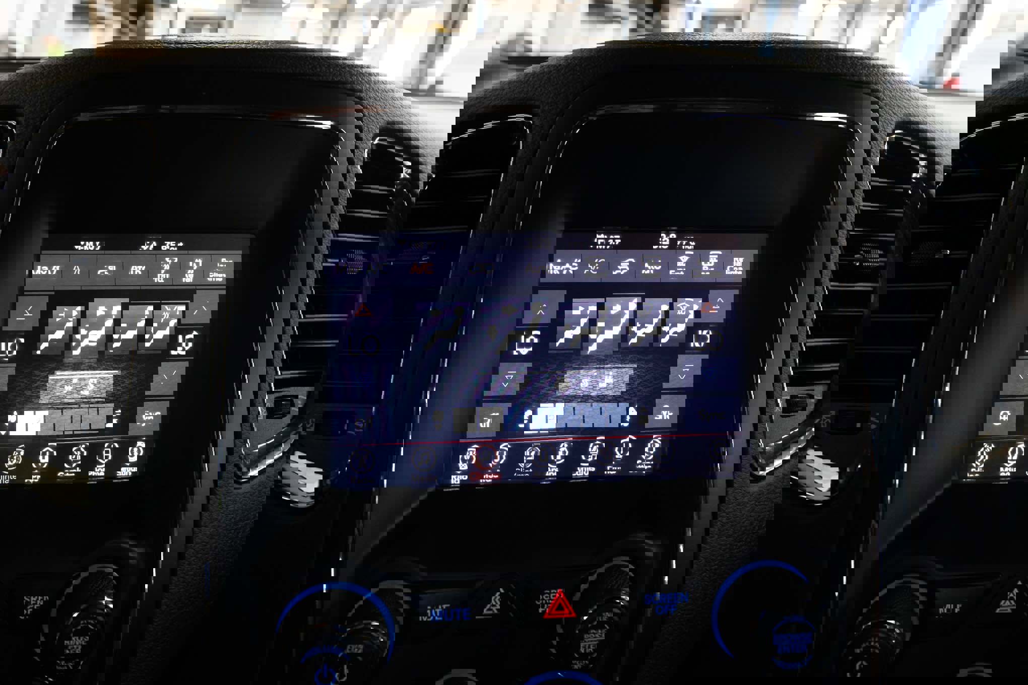 Used 2018 Dodge Durango GT image 28