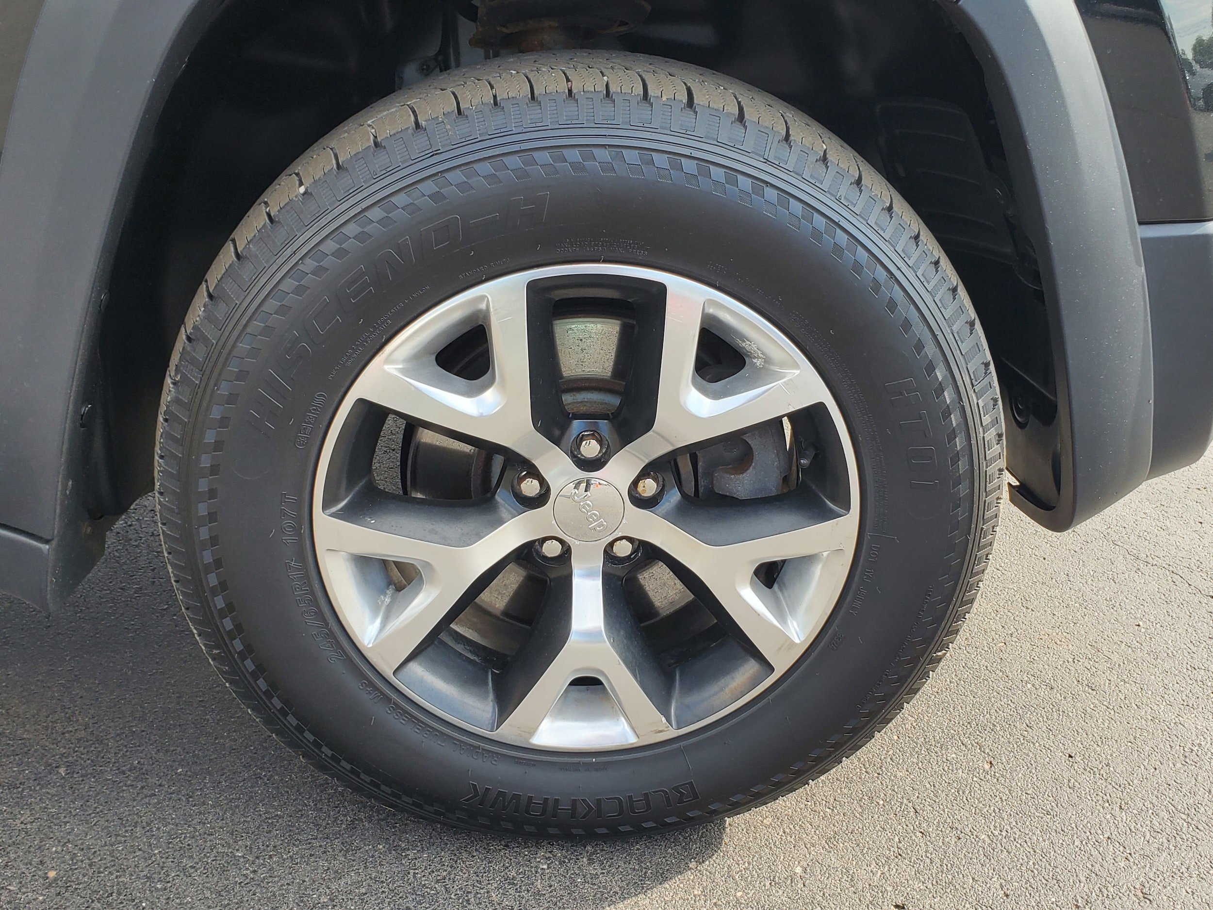 Used 2014 Jeep Cherokee Trailhawk AWD/4WD image 30