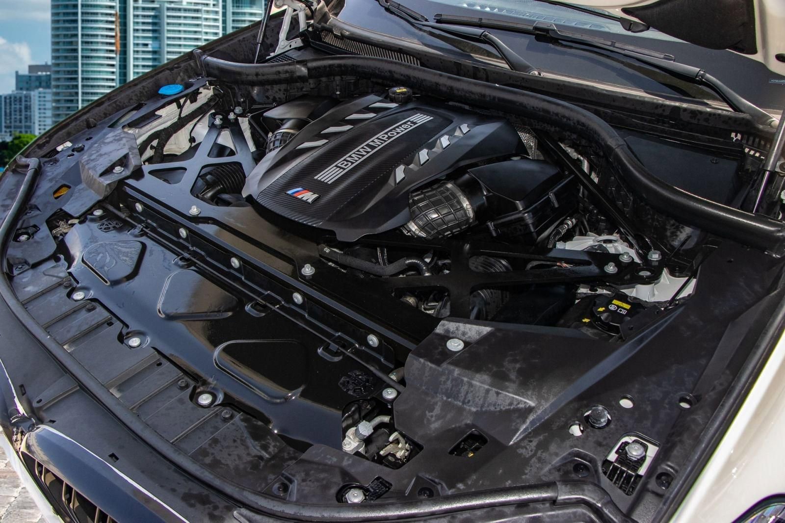 Used 2021 BMW X5 M w/ Executive Package image 41