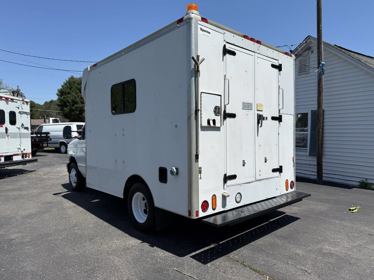 Used 2008 Ford E-350 and Econoline 350 Super Duty image 4