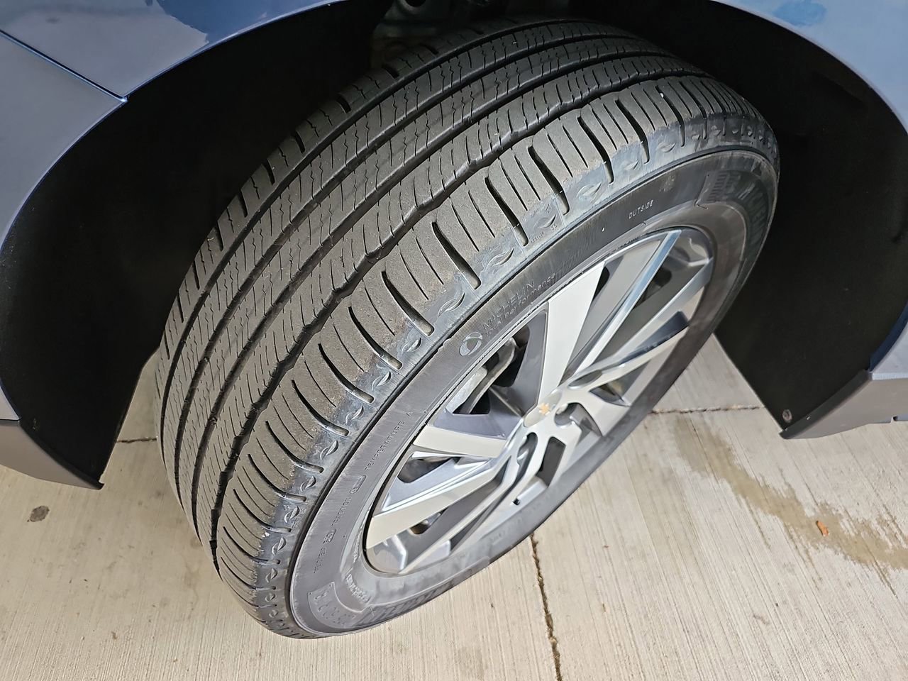 Used 2024 Chevrolet Equinox LT FWD image 38