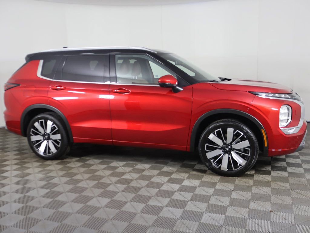 New 2025 Mitsubishi Outlander SEL image 24