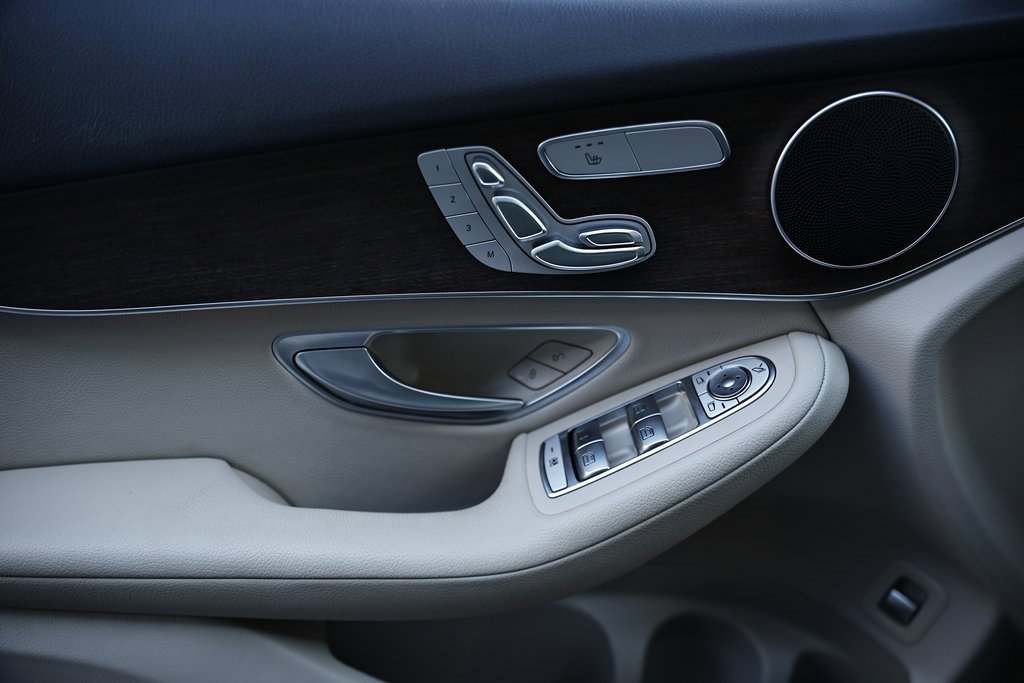 Used 2022 Mercedes-Benz GLC 300 4MATIC image 15