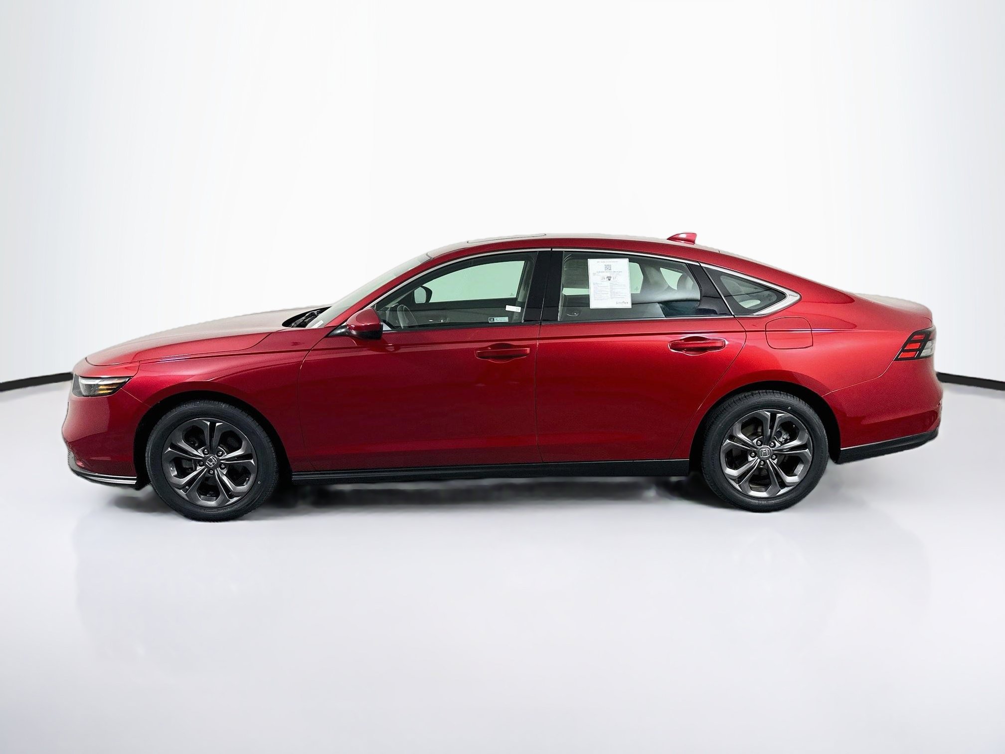 Used 2023 Honda Accord EX image 4
