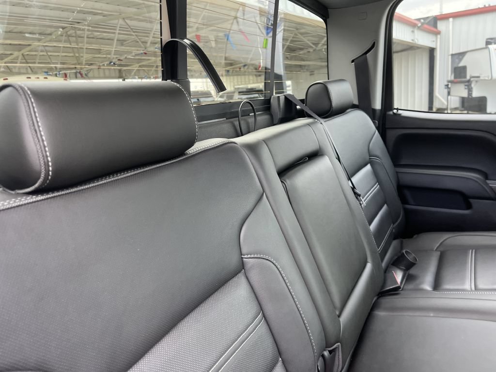 Used 2019 GMC Sierra 2500 Denali w/ Duramax Plus Package AWD/4WD image 16