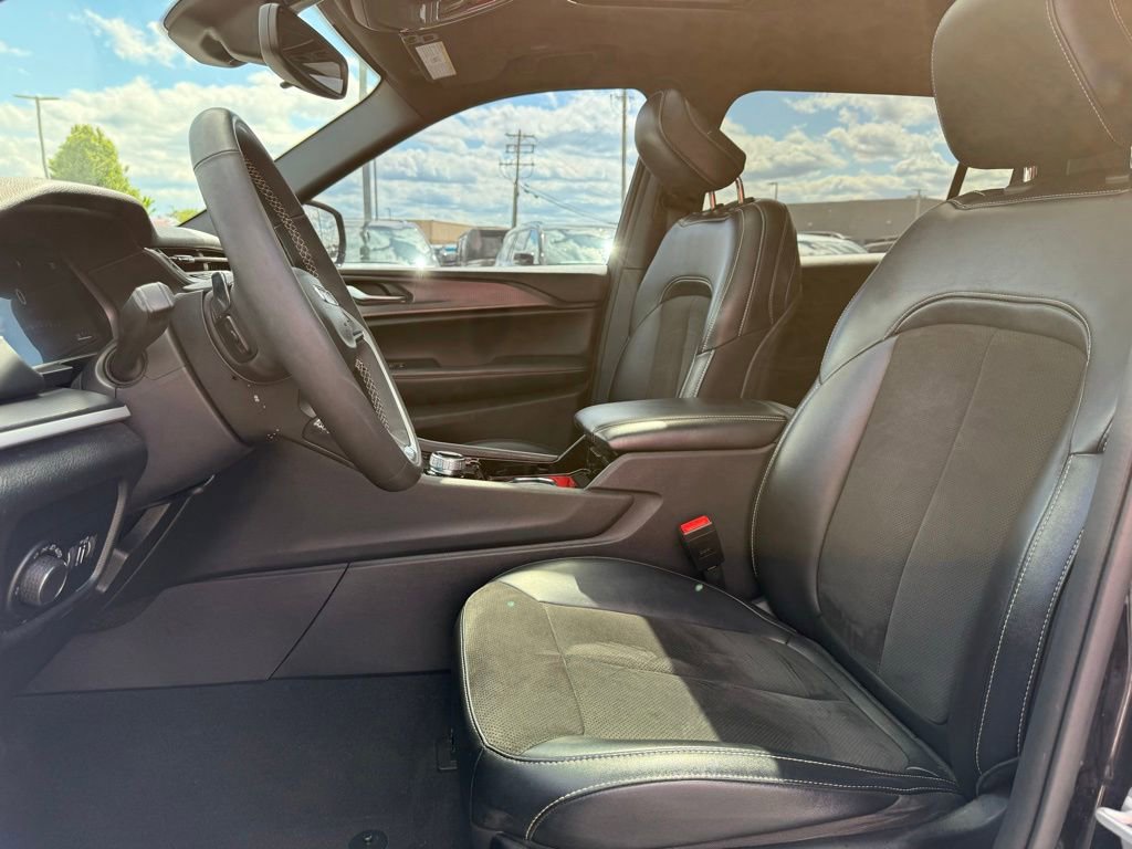 Certified 2023 Jeep Grand Cherokee L Laredo AWD/4WD image 10