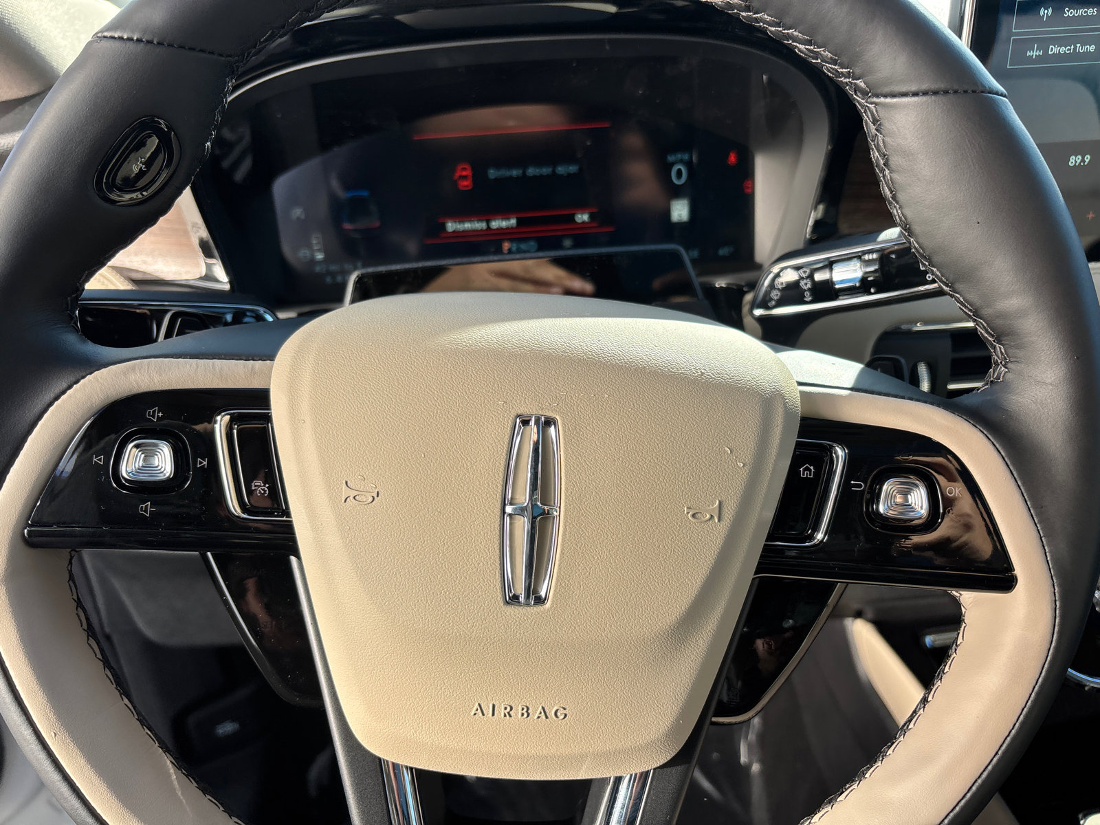 New 2026 Lincoln Corsair Reserve image 16