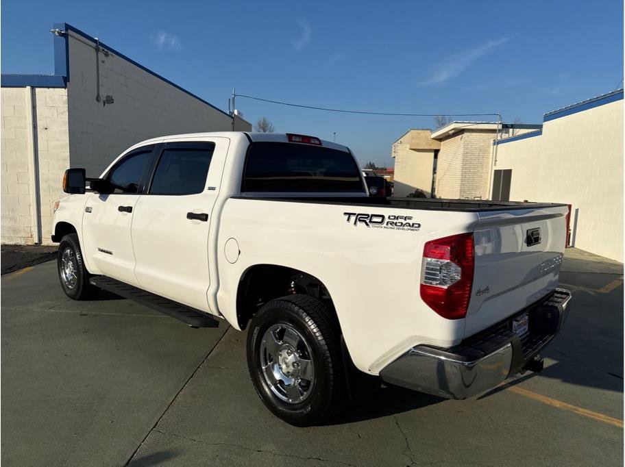 Used 2015 Toyota Tundra SR5 AWD/4WD image 8