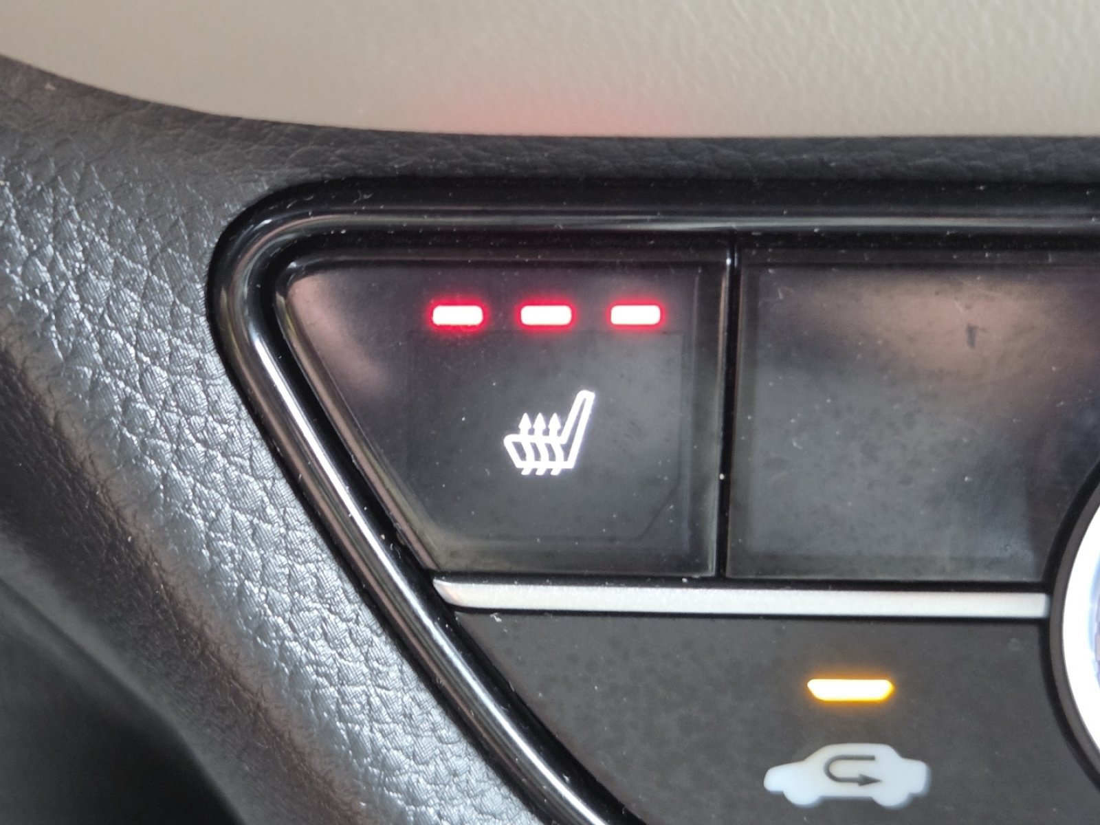 Used 2025 Honda HR-V EX-L image 6
