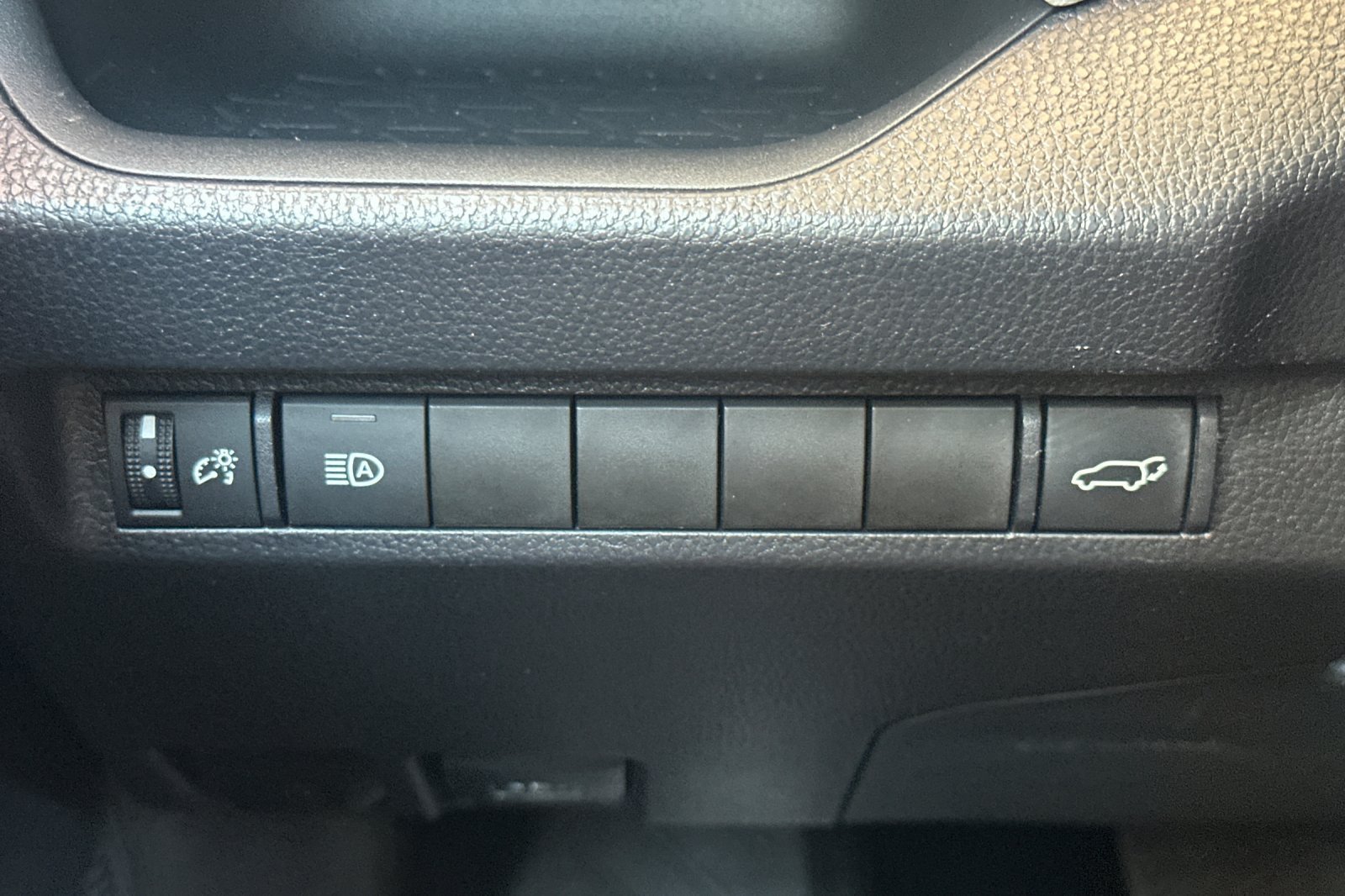 Certified 2023 Toyota RAV4 XLE w/ Convenience Package AWD/4WD image 32