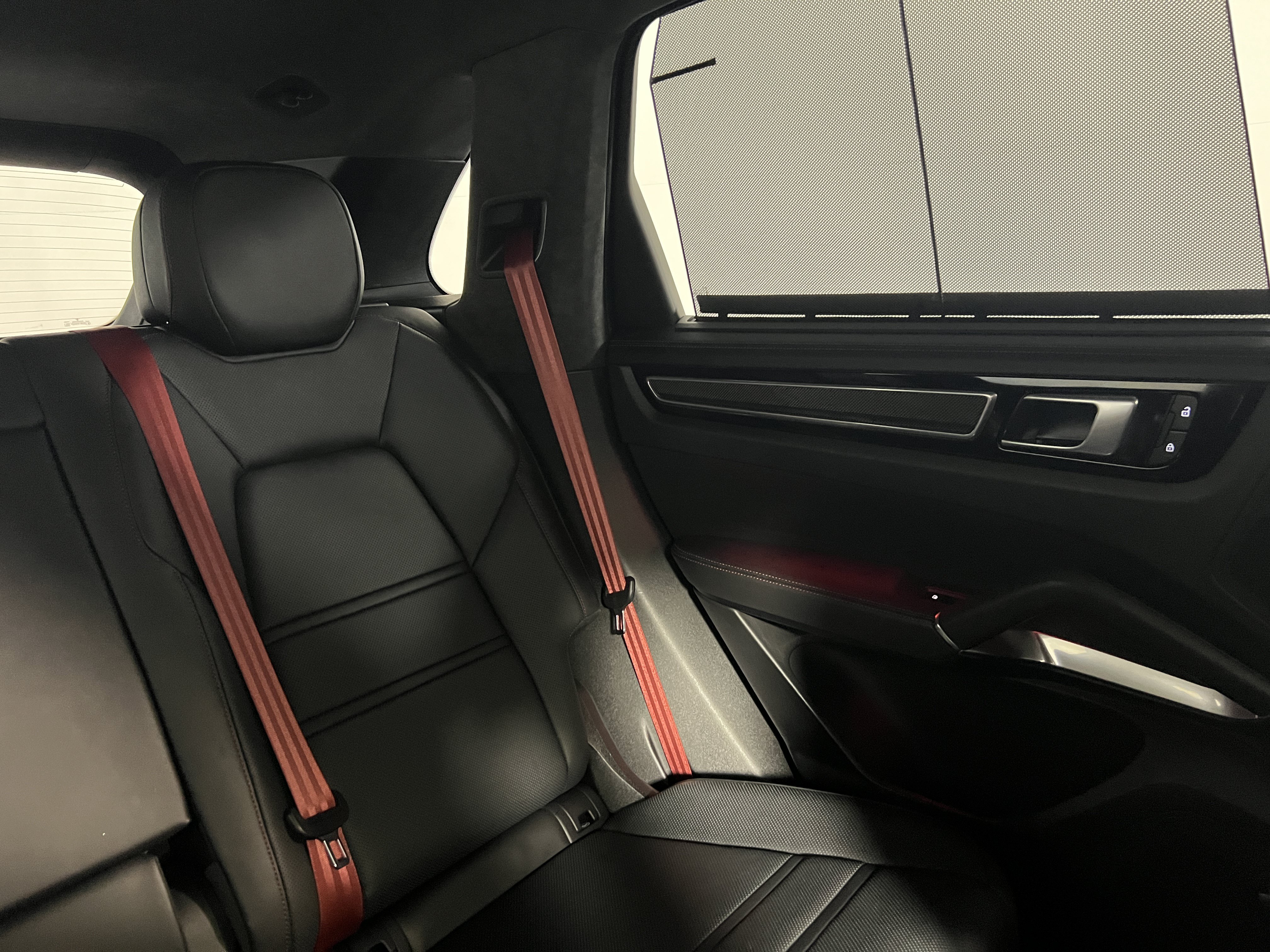Certified 2023 Porsche Cayenne Turbo AWD/4WD image 17