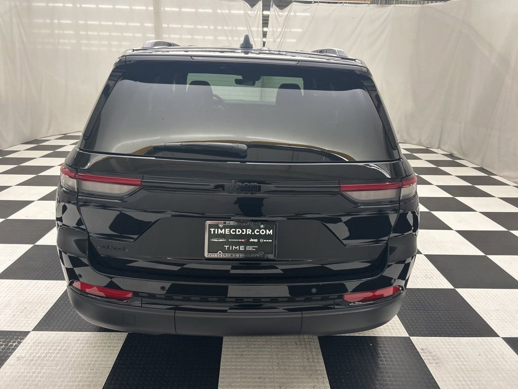 New 2025 Jeep Grand Cherokee Altitude image 4