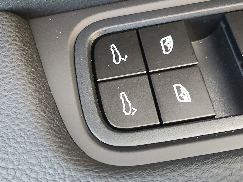 New 2026 Porsche Cayenne Coupe image 21