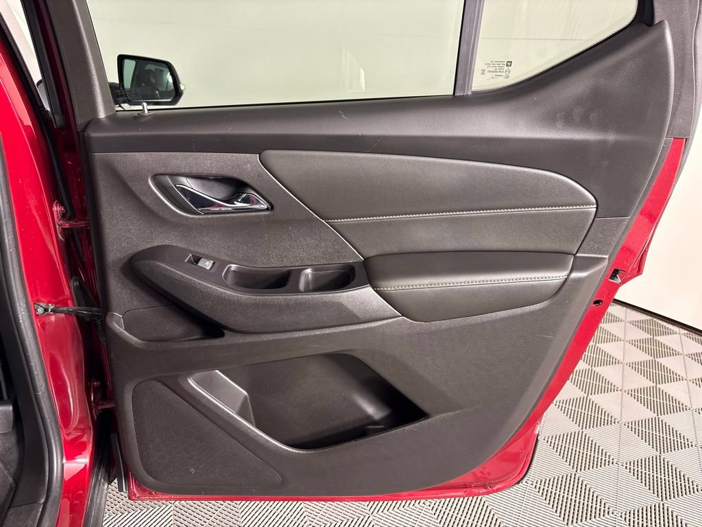 Used 2020 Chevrolet Traverse LT w/ LPO, Floor Liner Package AWD/4WD image 44