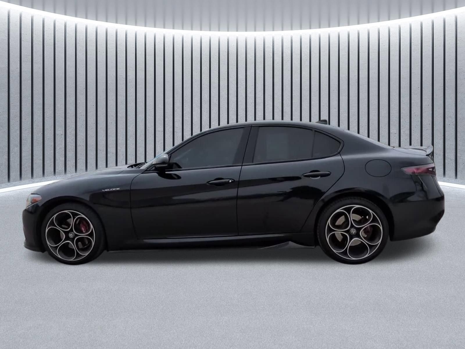 Used 2024 Alfa Romeo Giulia Veloce image 16