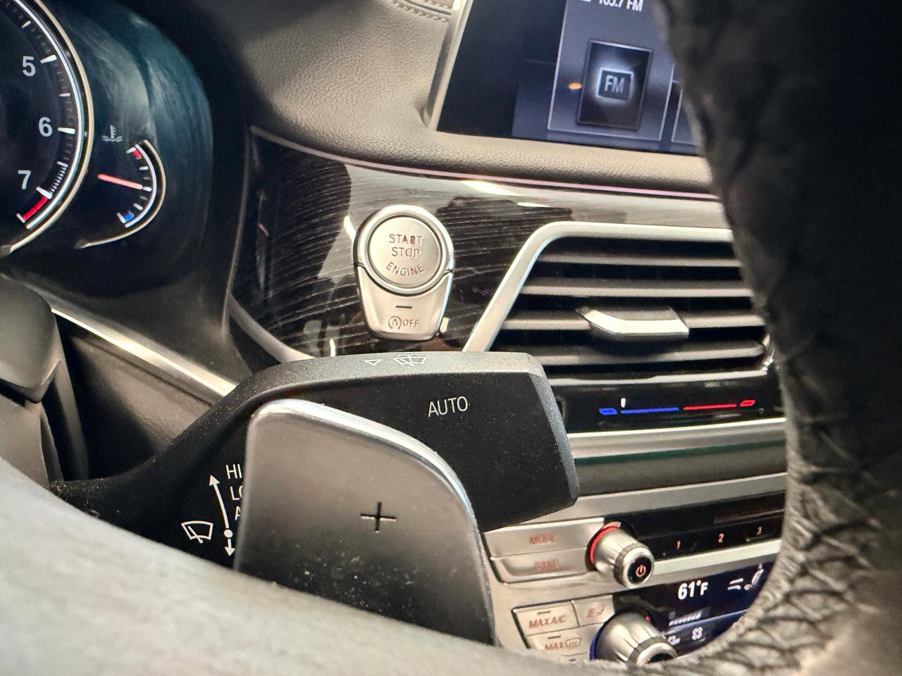 Used 2019 BMW 740i w/ M Sport Package RWD image 38