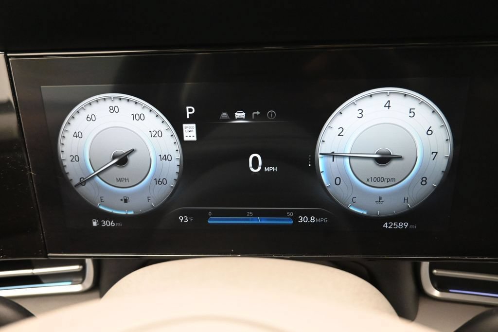 Used 2025 Hyundai Elantra SEL FWD image 13
