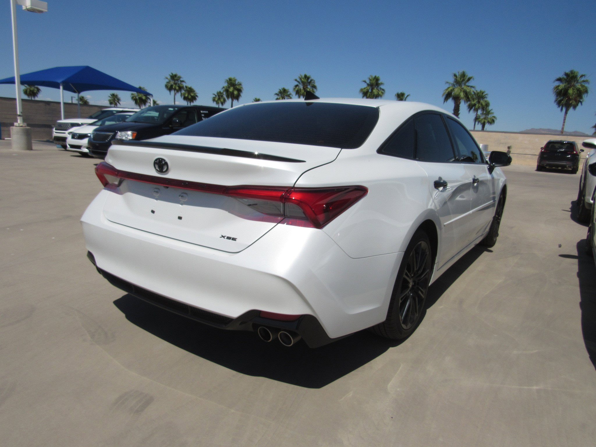 Used 2021 Toyota Avalon XSE w/ Carpet Mat Package (TMS) image 3