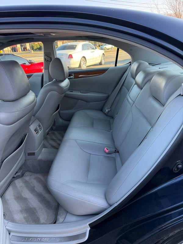 Used 2005 Lexus ES 330 image 9